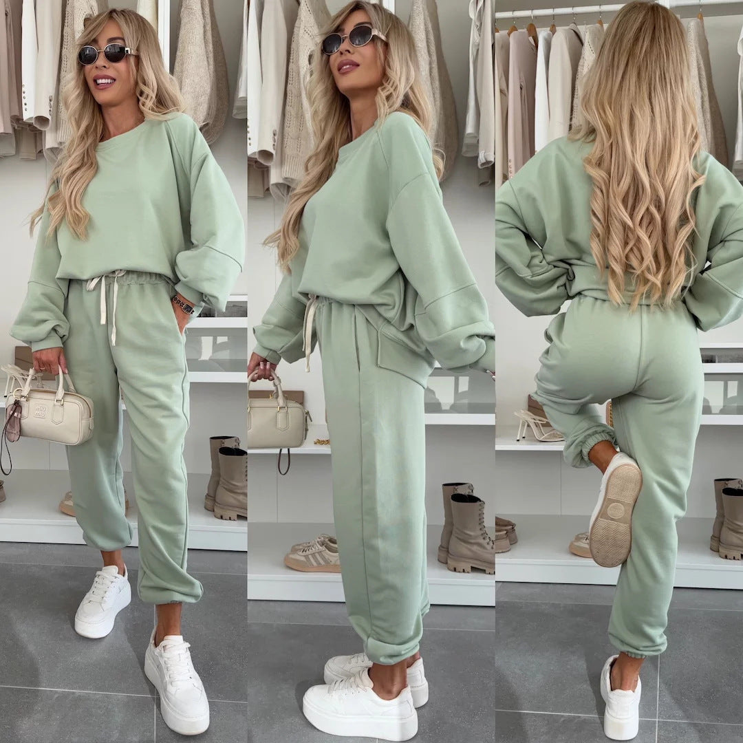 Damen Oversized Loungewear-Set aus weich angerautem Sweat mit Kordelzug-Jogginghose und relaxed Pullover EB