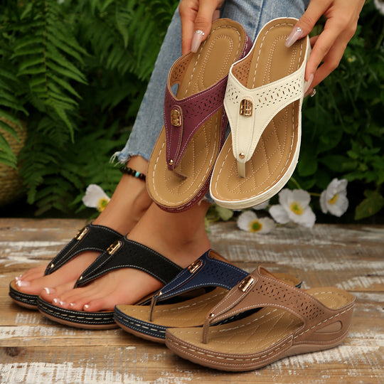 Damen Zehentrenner-Sandalen mit perforierter Oberfläche und Komfortfußbett EB