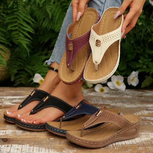 Damen Zehentrenner-Sandalen mit perforierter Oberfläche und Komfortfußbett EB