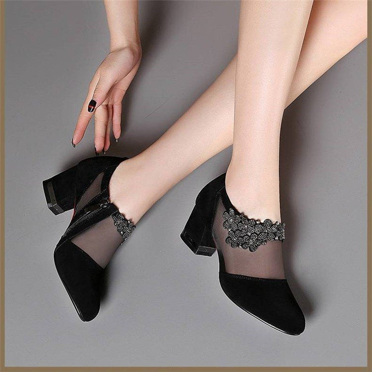 Damen Stiletto Pumps mit transparenten Einsätzen und eleganter Applikation EB