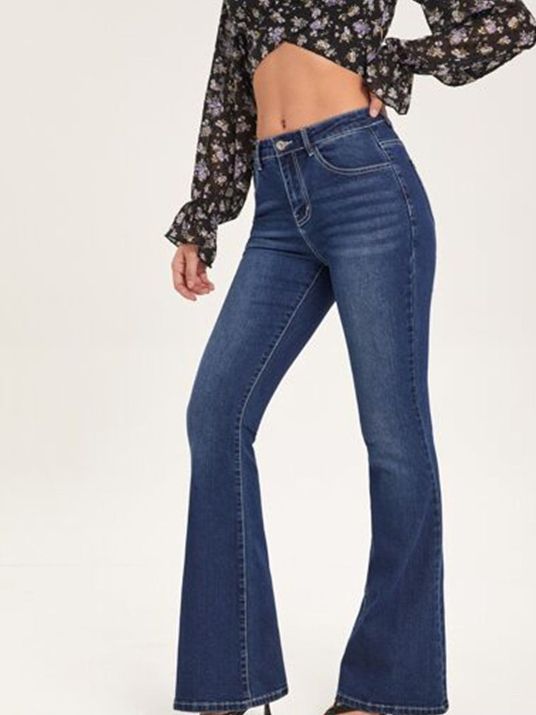 Damen Bootcut Jeans mit verschlissenen Details und hohem Bund EB