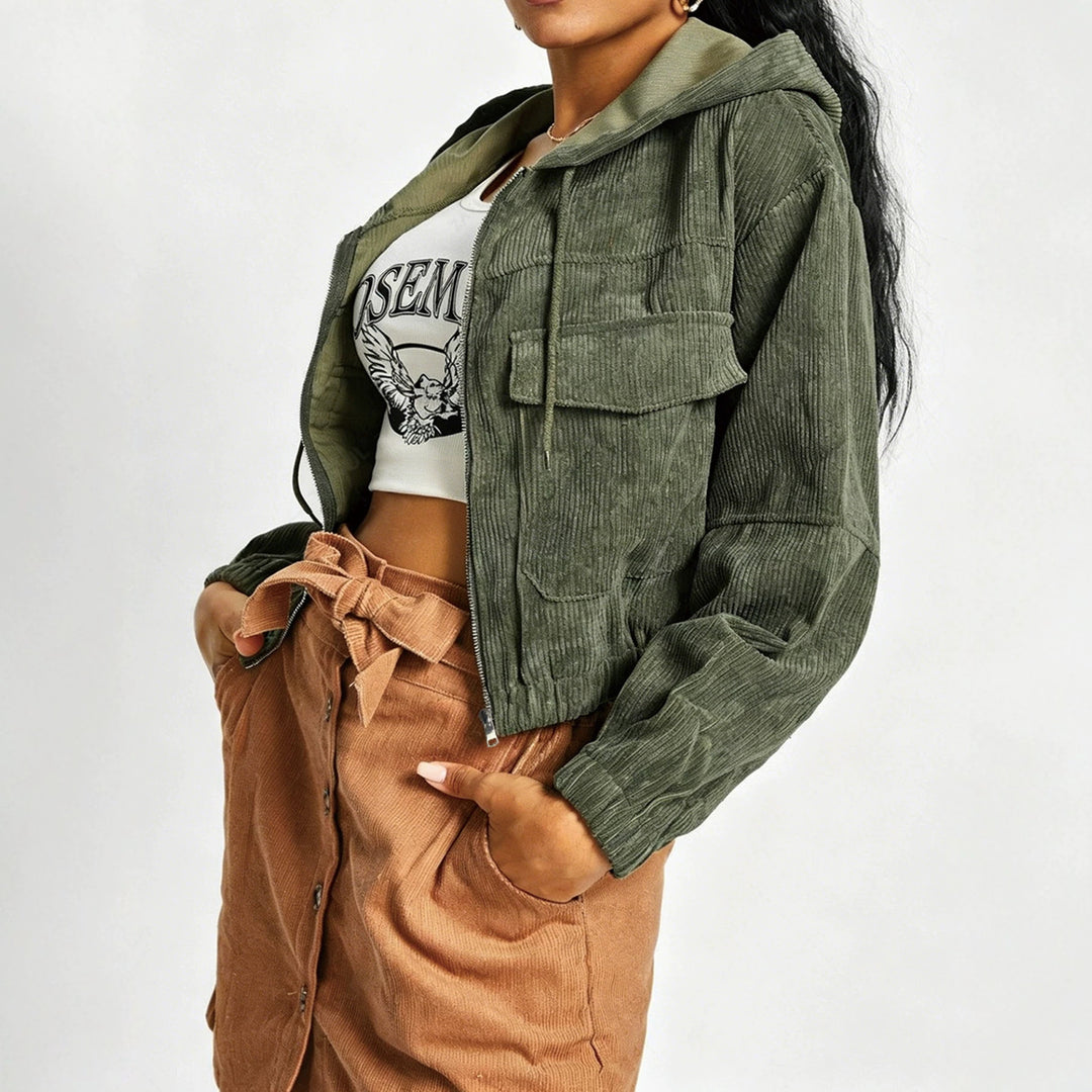 Damen Kurzjacke aus Cord mit Kapuze, Reißverschluss und aufgesetzten Brusttaschen EB