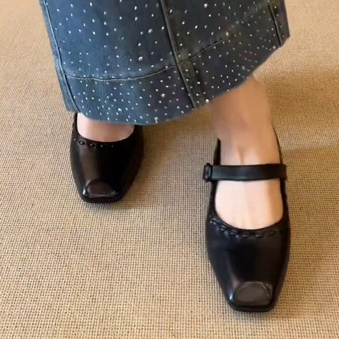 Damen Ballerina mit elegantem Riemen und modischem quadratischem Zehenbereich EB