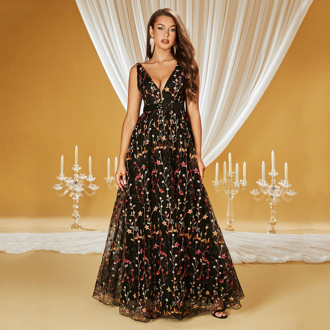 Damen Maxikleid mit floralem Stickdesign und tiefem V-Ausschnitt EB