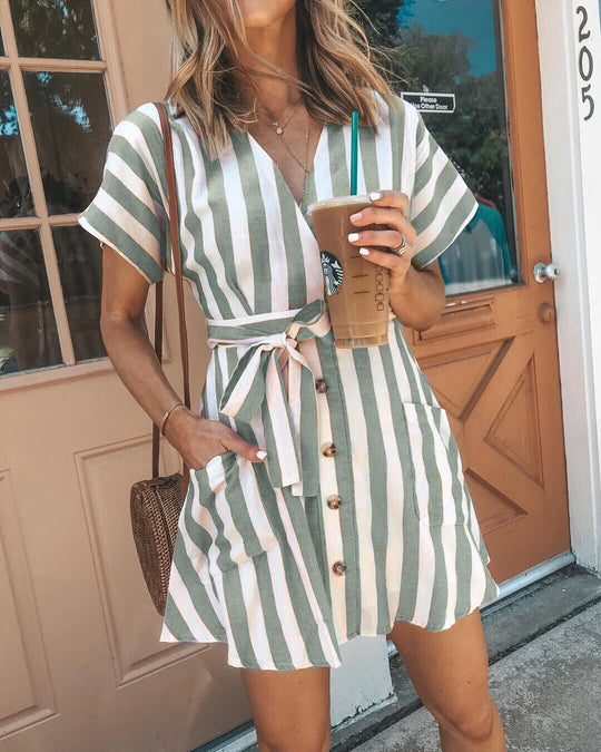Damen Wickelkleid im modernen Streifenlook mit praktischer Knopfleiste und Taillengürtel EB
