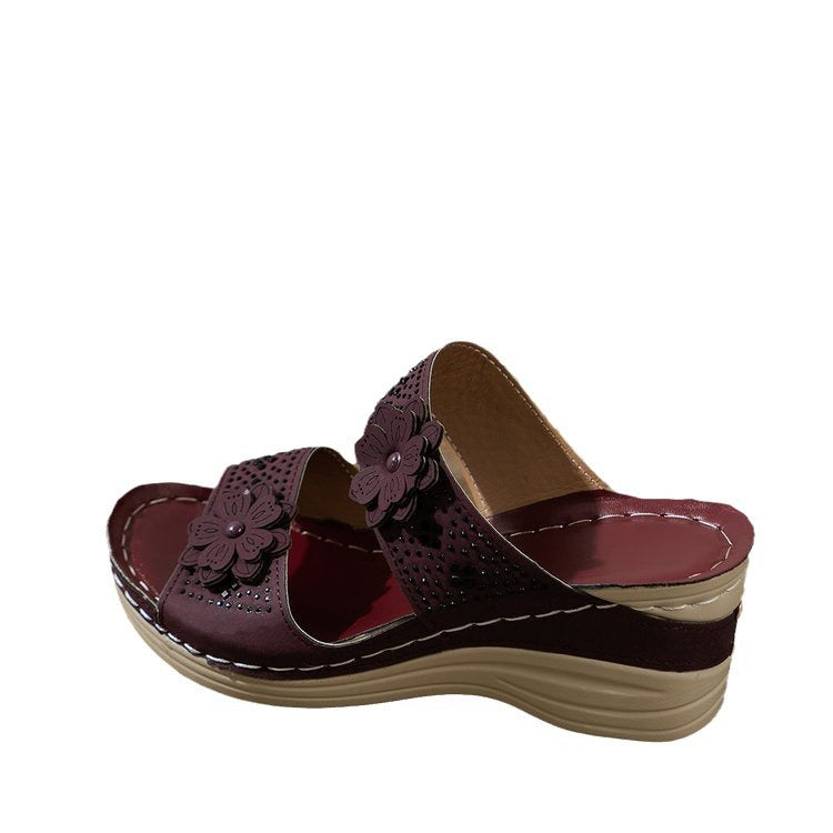 Damen Elegante Freizeitsandalen mit floralen Akzenten EB