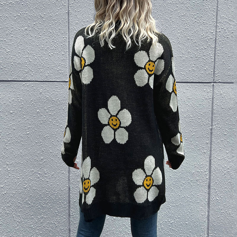 Damen Langärmlige Strickjacke mit Blumenmuster und Knopfdetails EB