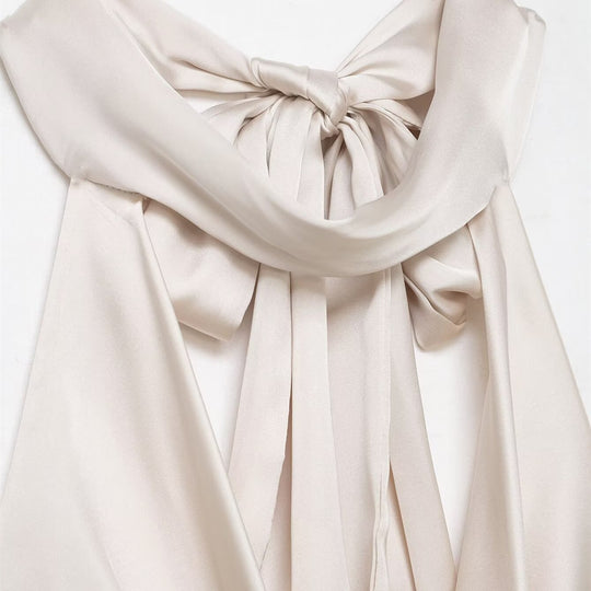 Damen elegantes Haltertop aus fließendem Satin mit dekorativem Rückenausschnitt EB