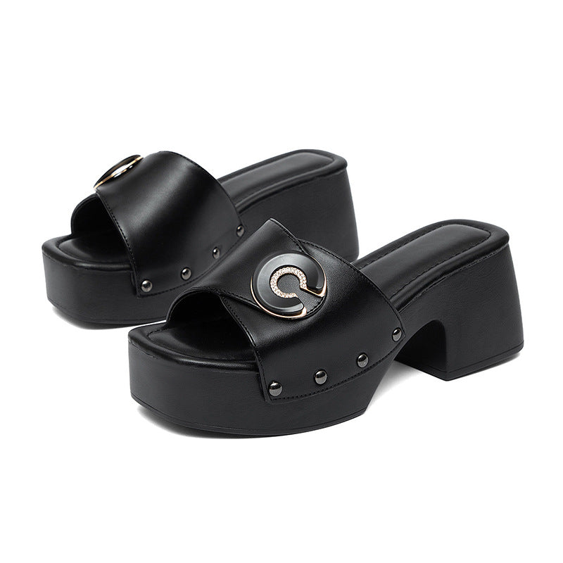 Damen modische Plattform-Sandalen mit glänzendem Detail und komfortablem Absatz EB