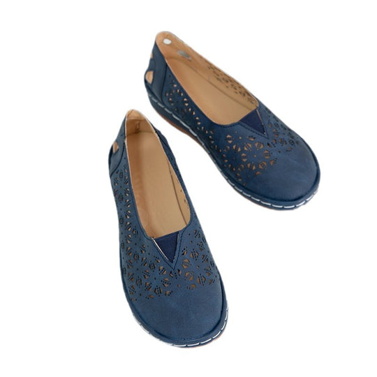 Damen Atmungsaktive Slip-On Clogs mit elegantem Lochmuster und rutschfester Sohle EB