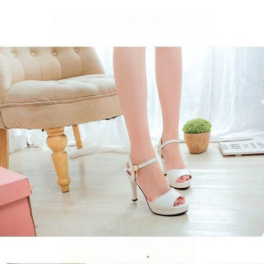 Damen Plateau-Sandalen mit eleganter Rollenschnalle EB