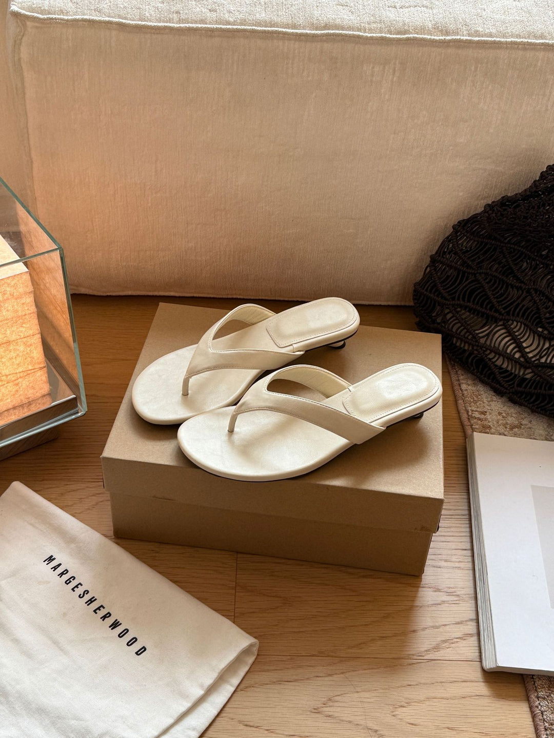 Damen Komfortable Zehentrenner-Sandalen mit ergonomischer Fußbettgestaltung und rutschfester Sohle EB