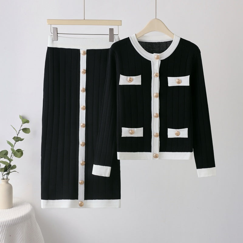 Damen stylisches Strickensemble mit dekorativen Knöpfen und Taschen EB
