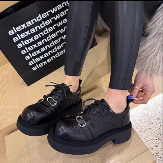 Damen Modische Schnürschuhe mit perforiertem Design und robustem Plateau-Heel EB