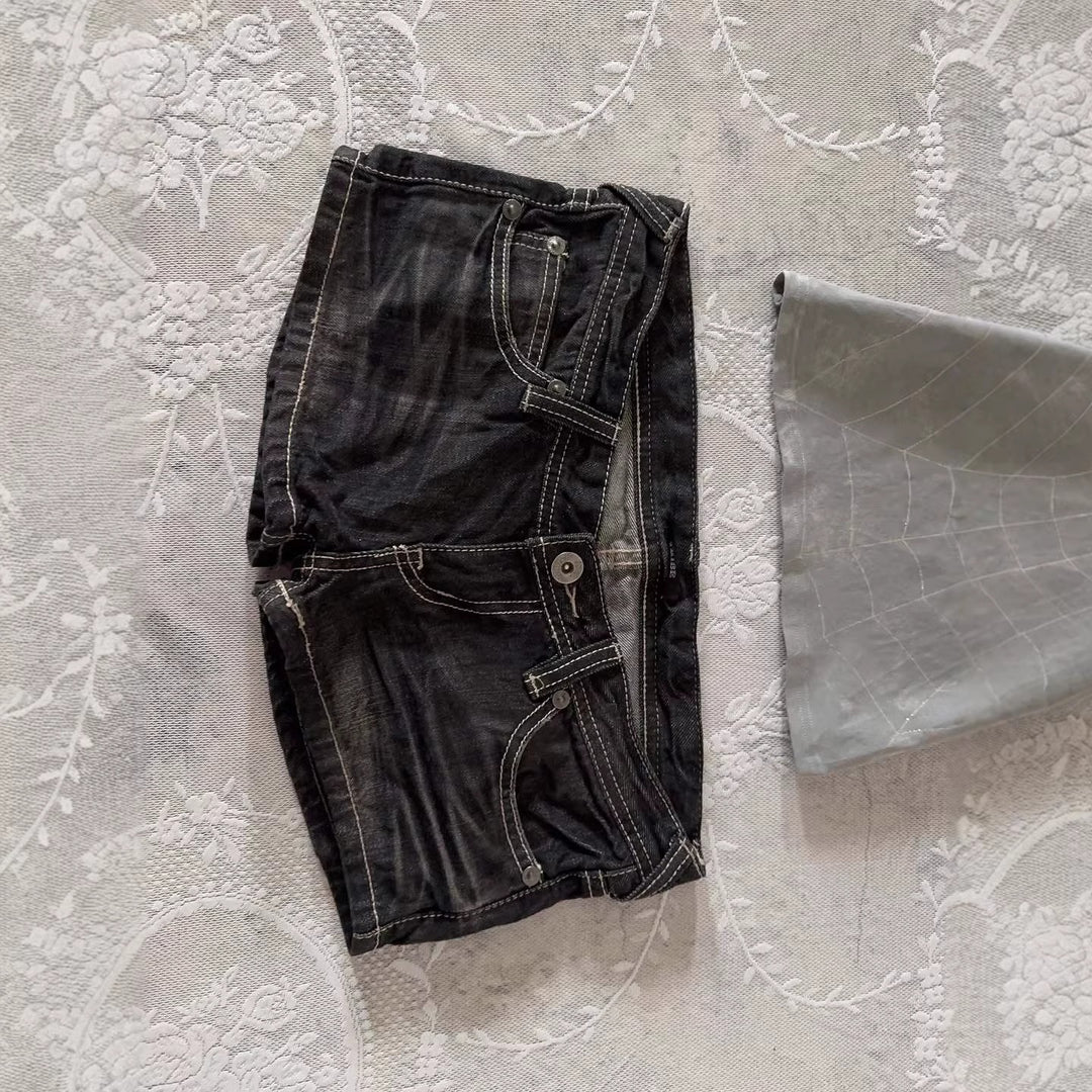Damen Denim-Shorts mit lässigem Cut und auffälligen Nähte EB