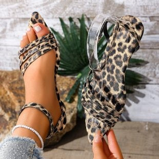 Damen flexible Riemchen-Sandalen mit animalischem Muster EB