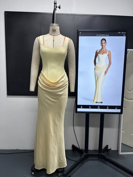 Damen Fließendes Maxi-Kleid mit asymmetrischem Schnitt und raffiniertem Drapé EB