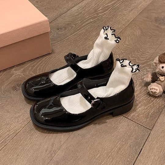 Damen Mary Jane Ballerinas mit verspieltem Riemen und glänzender Oberfläche EB