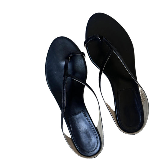 Damen Slipper mit elegantem Zehenstegdesign und praktischem Niedrigabsatz EB