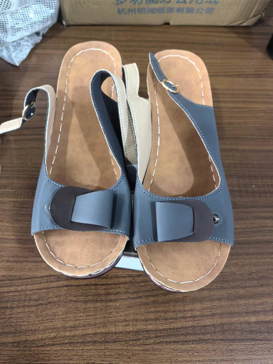 Damen trendige Riemensandalen mit ergonomischer Fußbettgestaltung und modischem Riemchen-Detail EB
