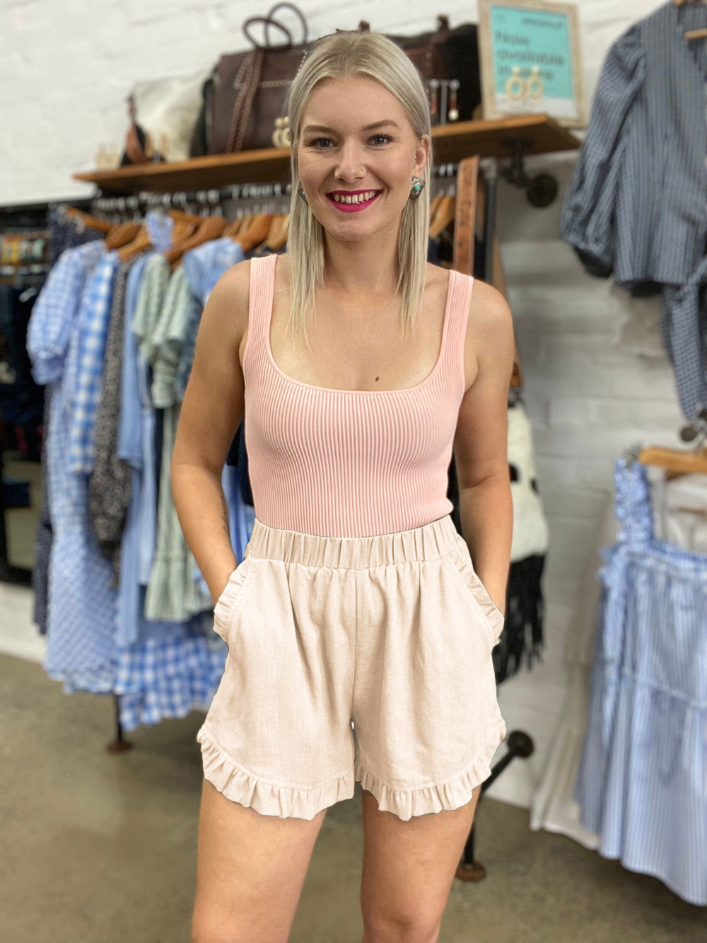 Damen Freizeitshorts mit Rüschendetails und praktischen Taschen EB