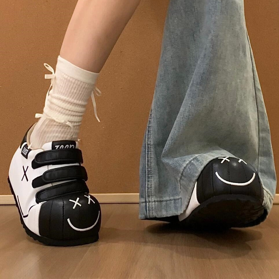 Damen Sneakers mit praktischem Klettverschluss und verspieltem Design EB
