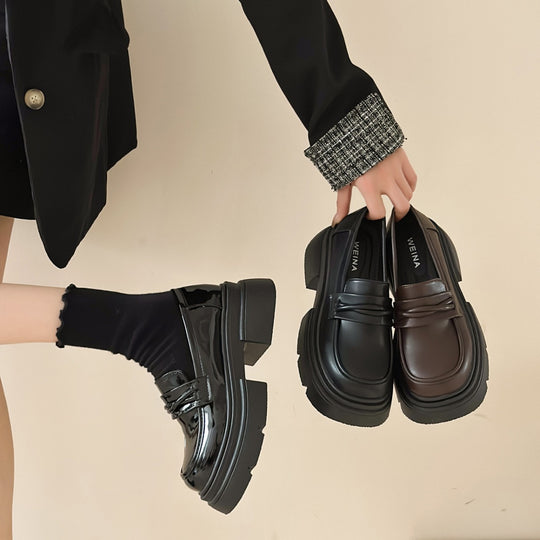 Damen Modische Loafers mit glänzender Oberfläche und robustem Plateau EB