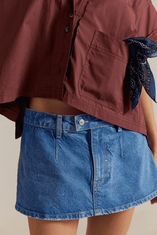 Damen Denim-Minirock mit fransigem Saum und lässigem Schnitt EB