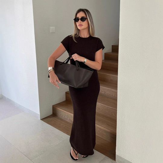 Damen elegantes Maxikleid mit fein strukturiertem Material und modernen Details EB