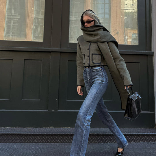 Damen Elegante cropped Jacke mit schickem Schal und raffinierten Taschen EB