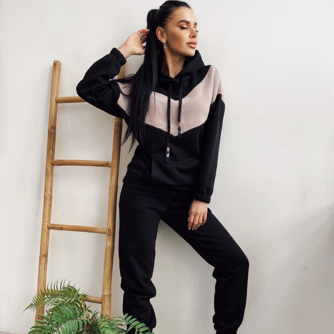 Damen zweiteiliges Loungewear-Set mit Chevron-Kapuzenpullover und taillierter Tapered-Jogginghose EB