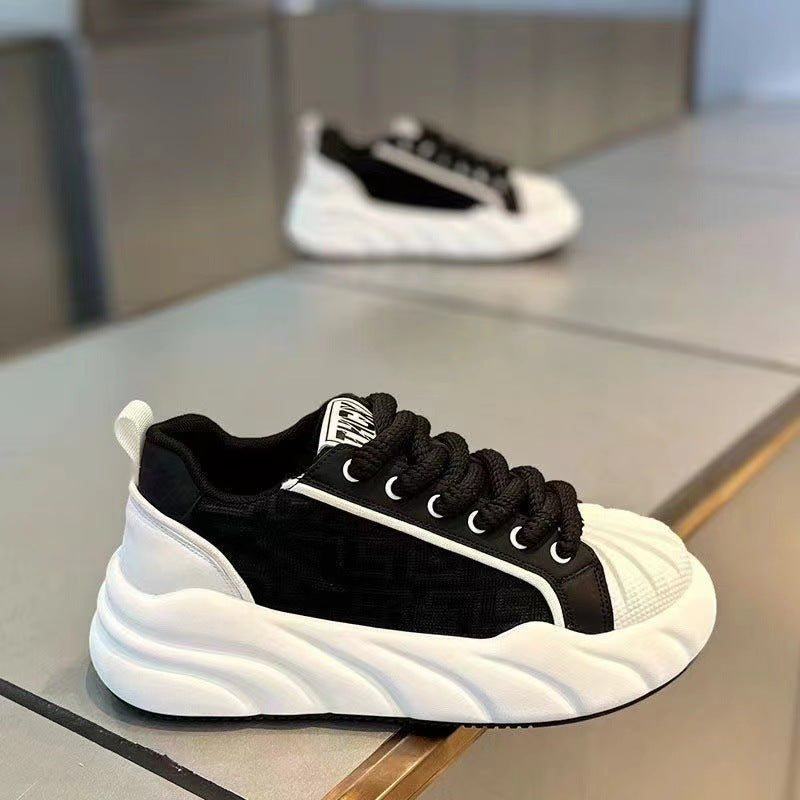 Damen Sportliche Sneaker mit texturierter Oberfläche und dämpfender Sohle EB