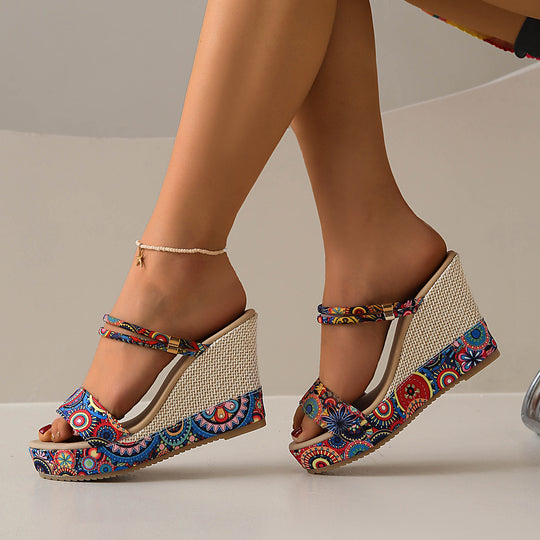 Damen Wedge-Pantoletten mit floralem Design und raffiniertem Riemen EB