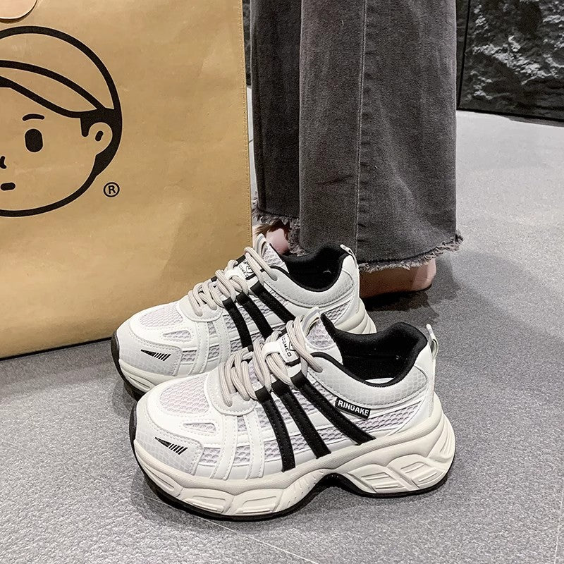 Damen Sportliche Sneakers mit atmungsaktiven Mesh-Einsätzen und stabiler Sohle EB