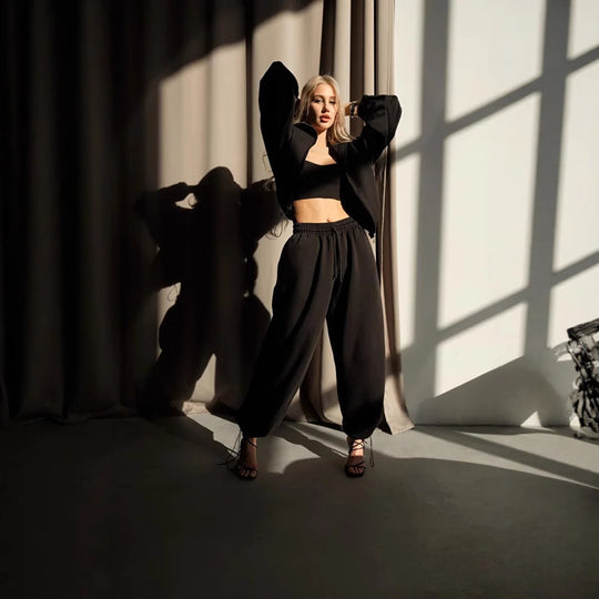 Damen gekürztes Scuba-Hoodie mit oversized Kapuze und elastischer High‑Waist Jogginghose Eichborn Berlin