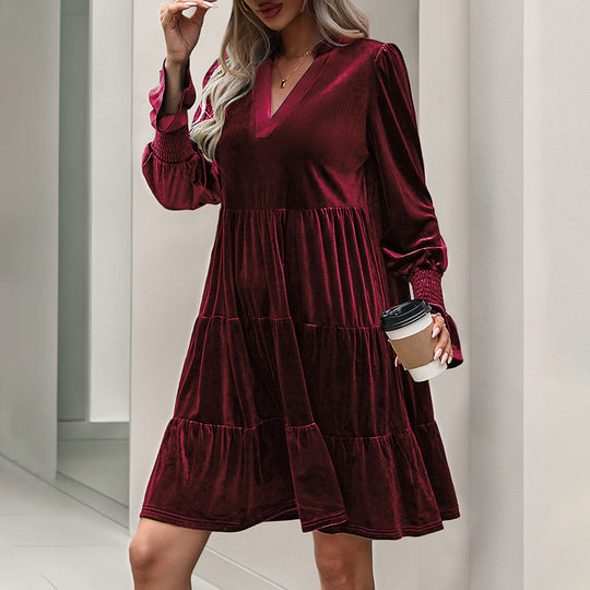 Damen Velvet-Kleid mit V-Ausschnitt und voluminösem Rüschendesign EB