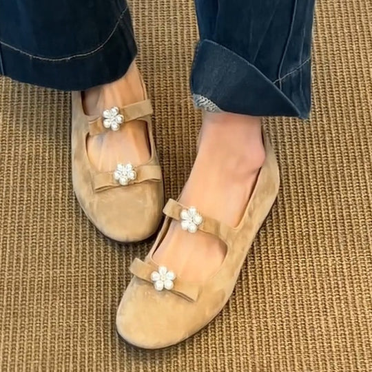 Damen Ballerina-Schuhe mit dekorativem Blumenakzent und flexiblem Riemchen EB