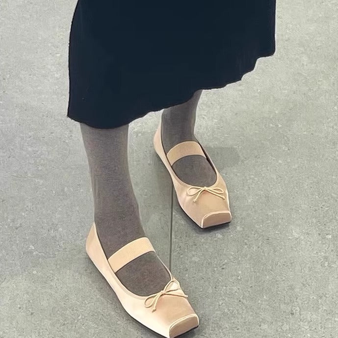 Damen Ballerinas mit elastischem Riemen und quadratischer Zehenform EB
