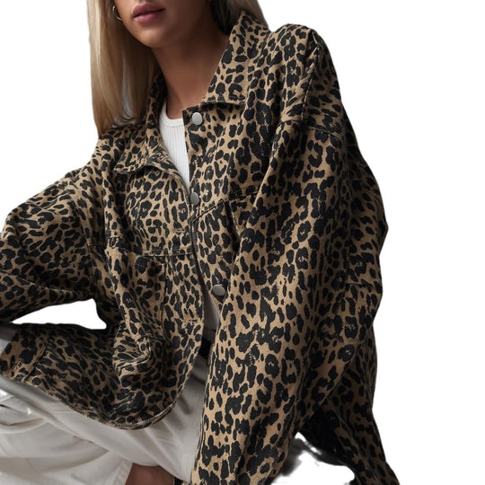 Damen Oversize-Jeansjacke mit Leopardenprint und aufgesetzten Brusttaschen Eichborn Berlin