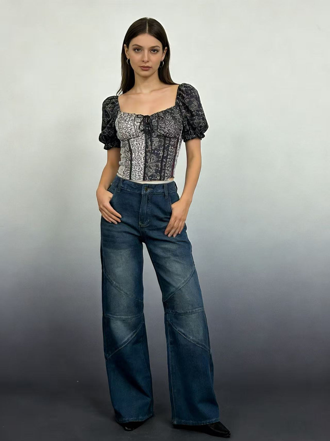 Damen Weit geschnittene Jeans mit einzigartigen Nahtdetails EB