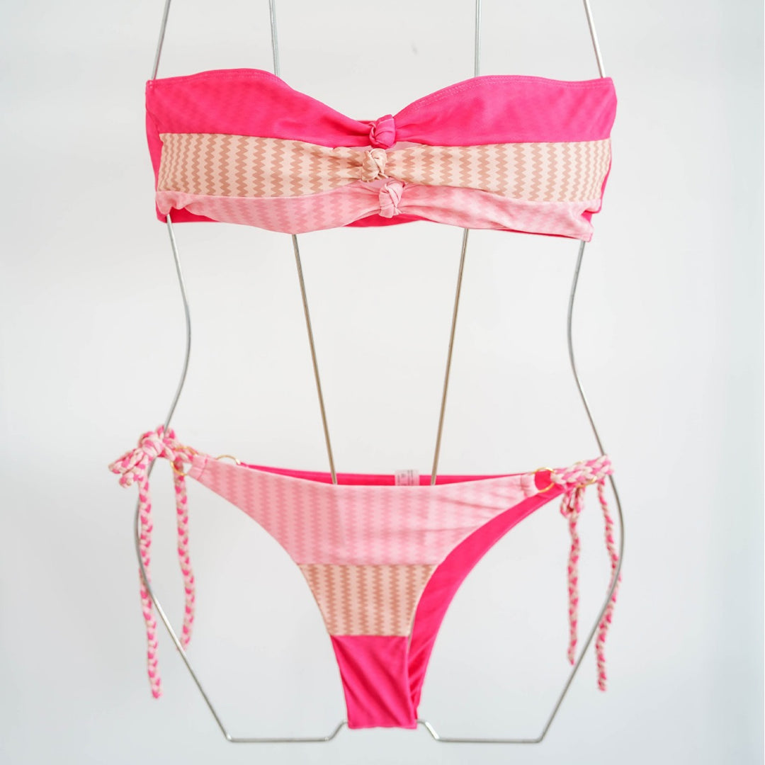 Damen Bandeau-Bikini mit raffinierten Knotendetails und verspieltem Design EB