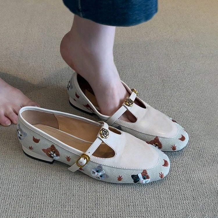 Damen Ballerina-Schuhe mit floralem Muster und dekorativem Riemchen EB