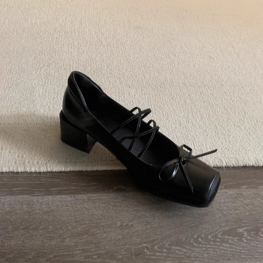 Damen Chunky Pumps mit verspieltem Schnürdetail und breitem Blockabsatz EB