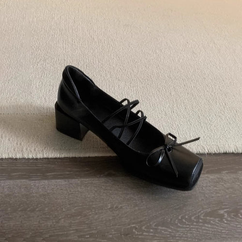 Damen Chunky Pumps mit verspieltem Schnürdetail und breitem Blockabsatz EB