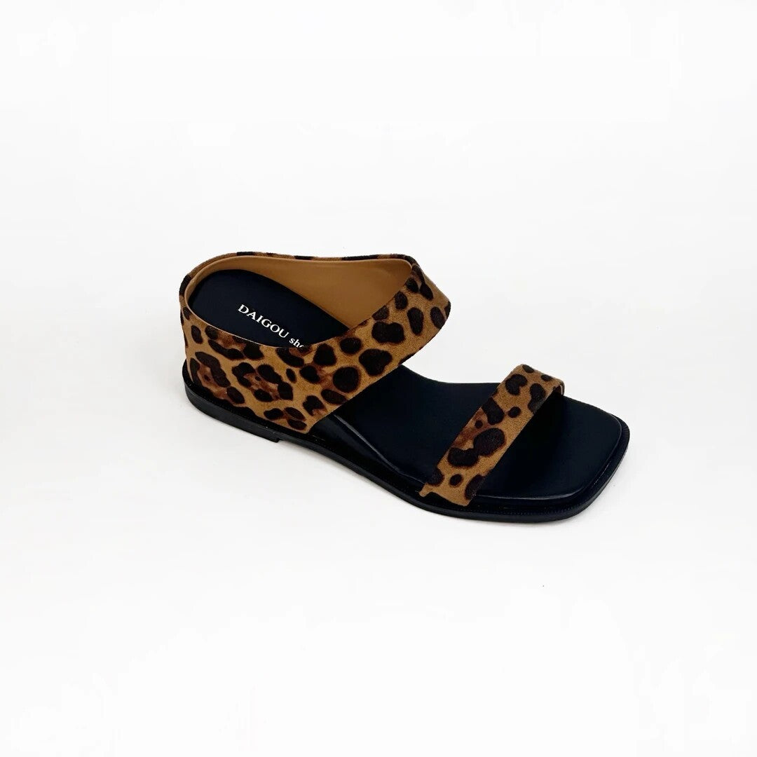 Damen Elegante Sandalen mit breitem Metallriemen und komfortablem Fußbett EB
