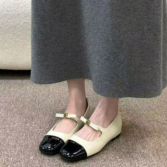 Damen Ballerina Schuhe mit elegantem Riemen und hochwertiger Lackspitze EB