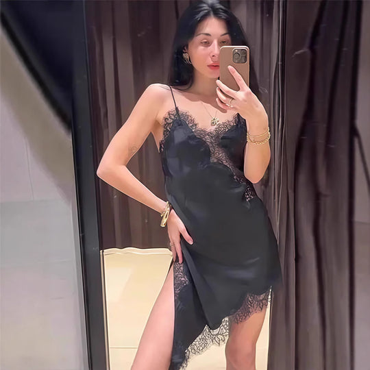 Damen Satin Negligé mit feiner Spitzenverzierung EB