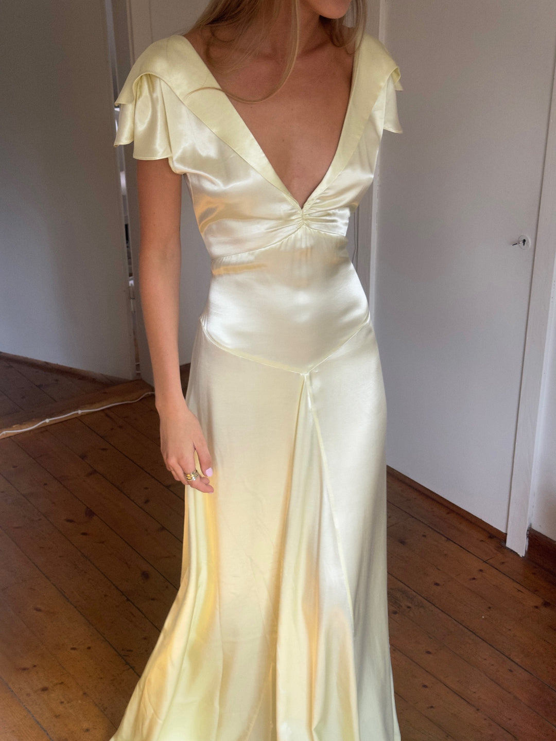 Damen Elegante und fließende Satin-Jumpsuit EB