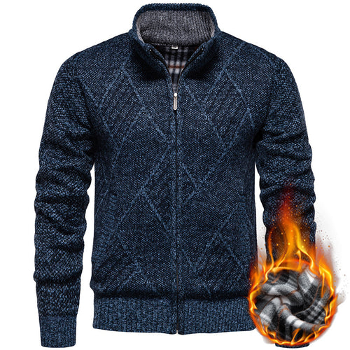 Herren Strickjacke mit modernem Zopfmuster und hohem Kragen EB