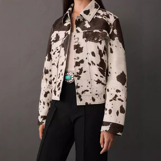 Damen Denim-Jacke im lässigen Cow-Print mit strukturierten Akzenten EB